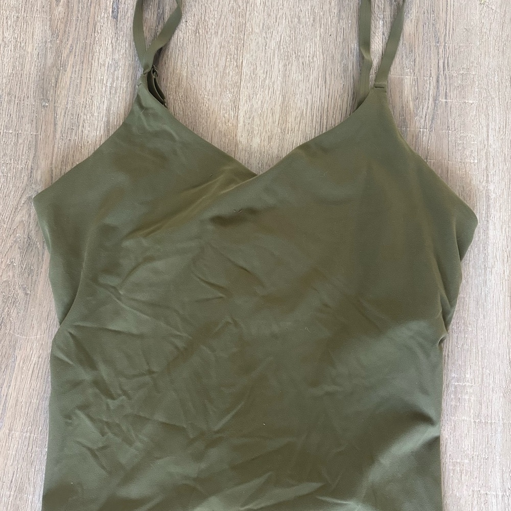 ATHLETA XL Olive Green Workout Top